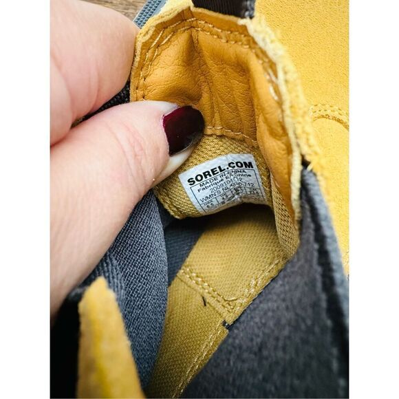 Sorel NWOT Hi Line Chelsea Ankle Boots - Picture 10 of 11